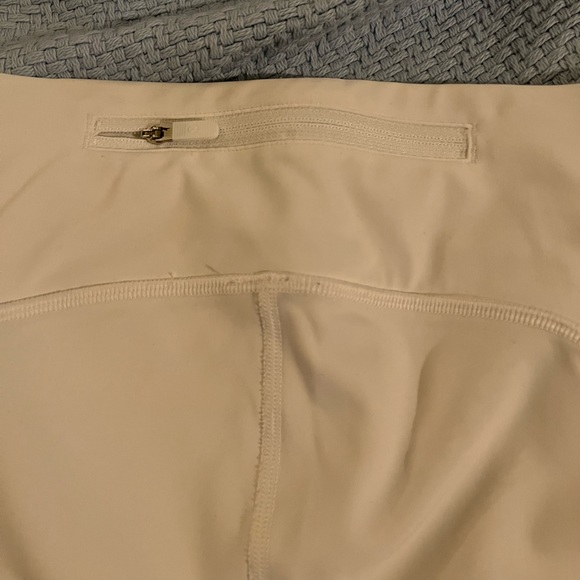 Lululemon white leggings with pockets 28” - Picture 2 of 4